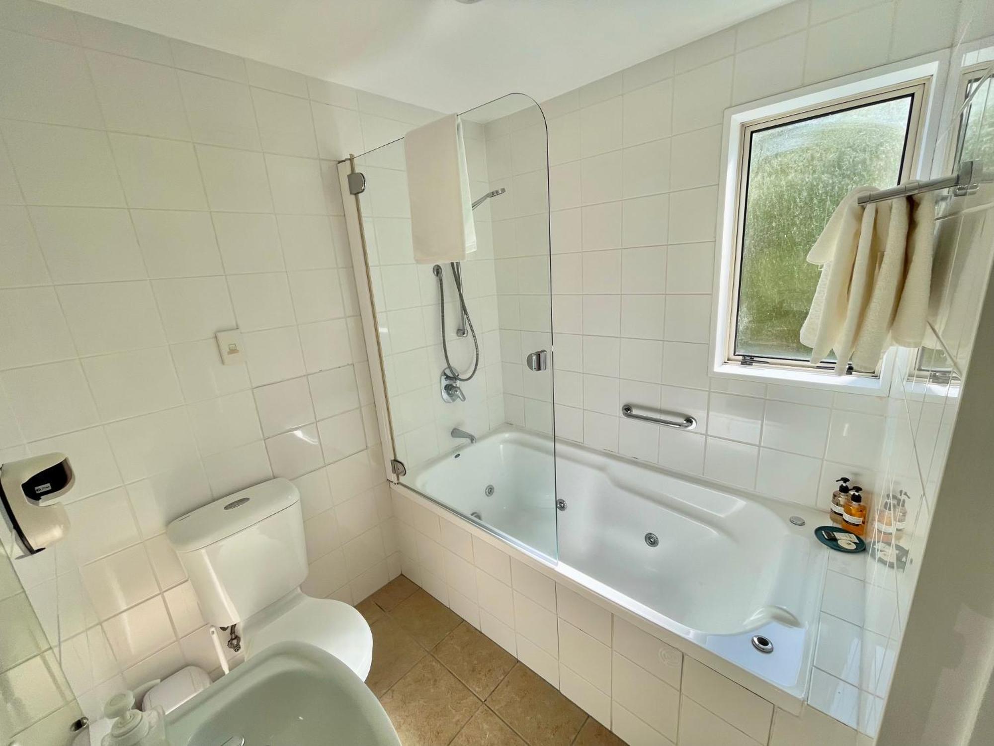 Amalfi Motor Lodge Крайстчърч Екстериор снимка