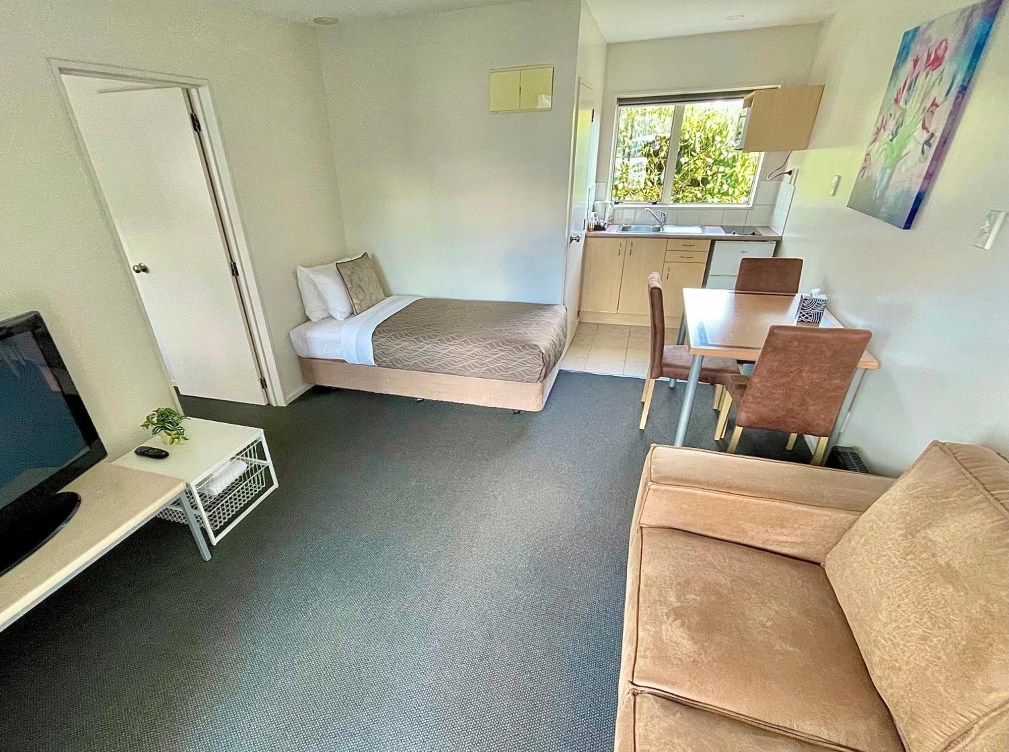 Amalfi Motor Lodge Крайстчърч Екстериор снимка