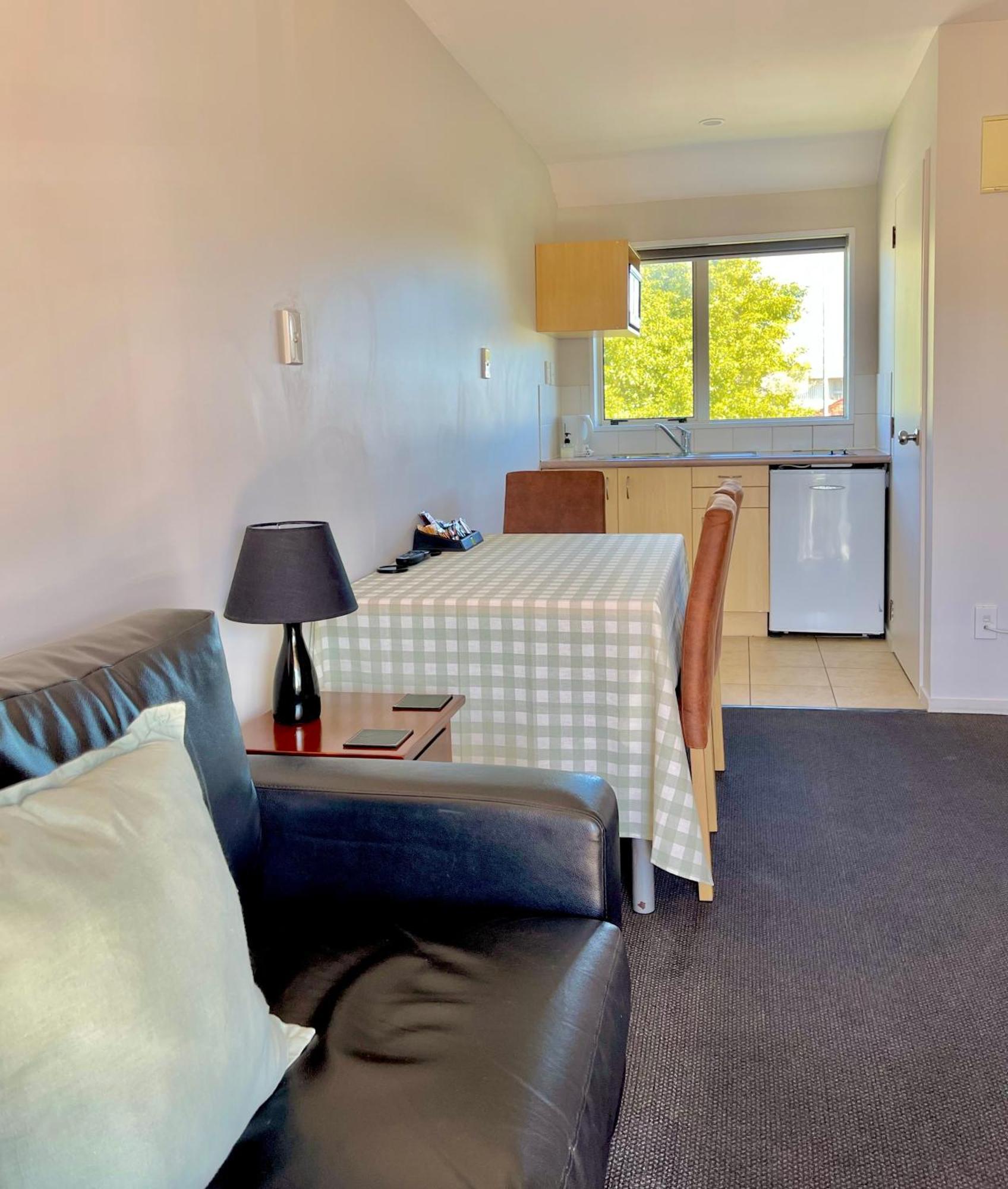 Amalfi Motor Lodge Крайстчърч Екстериор снимка